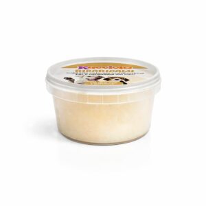 Contenitore trasparente di "Ricciolo Ricaricami" con cibo per cani su sfondo bianco.